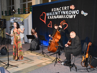 Zdjęcie z ,,Koncertu walentynkowo - karnawałowego" w Gościeradowie