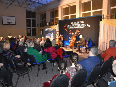 Zdjęcie z ,,Koncertu walentynkowo - karnawałowego" w Gościeradowie