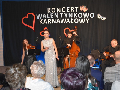 Zdjęcie z ,,Koncertu walentynkowo - karnawałowego" w Gościeradowie