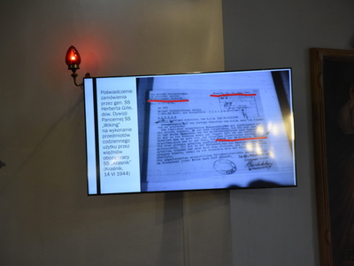 Zdjęcia z wystąpienia dot. zbrodni w Szczecynie i Wólce Szczeckiej w 1944 r.