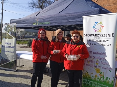 Zdjęcie z Charytatywnego Kiermaszu Ciast i akcji krwiodawstwa