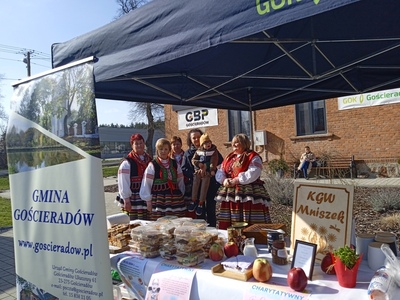 Zdjęcie z Charytatywnego Kiermaszu Ciast i akcji krwiodawstwa