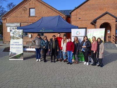 Zdjęcie z Charytatywnego Kiermaszu Ciast i akcji krwiodawstwa