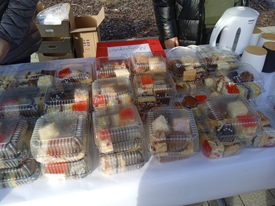 Zdjęcie z Charytatywnego Kiermaszu Ciast i akcji krwiodawstwa