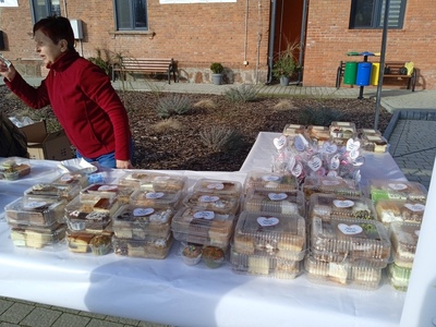 Zdjęcie z Charytatywnego Kiermaszu Ciast i akcji krwiodawstwa