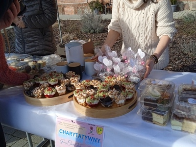Zdjęcie z Charytatywnego Kiermaszu Ciast i akcji krwiodawstwa