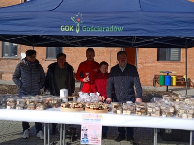 Zdjęcie z Charytatywnego Kiermaszu Ciast i akcji krwiodawstwa