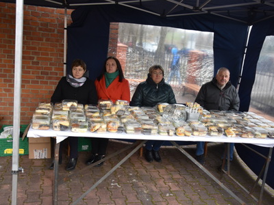 Zdjęcia z charytatywnego kiermaszu ciast w Liśniku Dużym