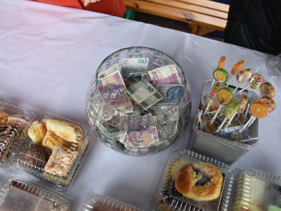 Zdjęcia z charytatywnego kiermaszu ciast w Liśniku Dużym