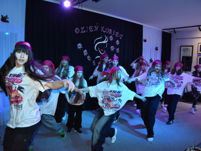 Zdjęcie z Koncert z okazji Dnia Kobiet w GOKu w Gościeradowie