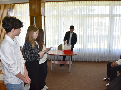 Zdjęcie z II sesji Młodzieżowej Rady Gminy Gościeradów