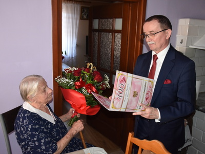 Zdjęcie ze spotkania ze 100-latką