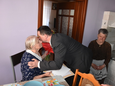 Zdjęcie ze spotkania ze 100-latką