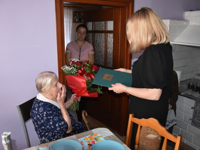 Zdjęcie ze spotkania ze 100-latką