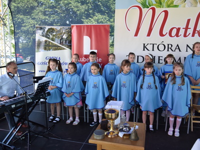 Zdjęcie z Przeglądu Pieśni Maryjnej w Księżomierzy