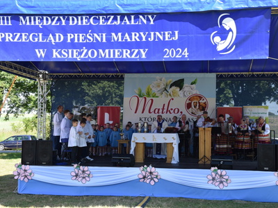 Zdjęcie z Przeglądu Pieśni Maryjnej w Księżomierzy