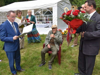 Zdjęcie ze 100-lecia mieszkańca gminy Gościeradów