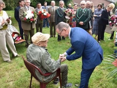 Zdjęcie ze 100-lecia mieszkańca gminy Gościeradów