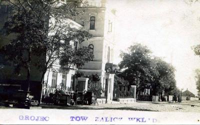 Blok naprzeciwko Spółdzielni Jedność