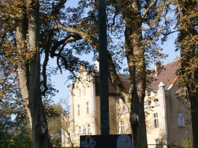 Pałac w Dobrowie