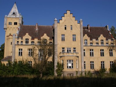 Pałac w Dobrowie