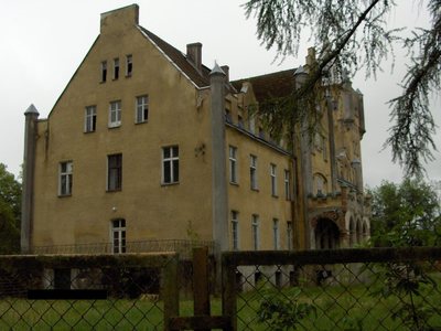 Pałac w Dobrowie