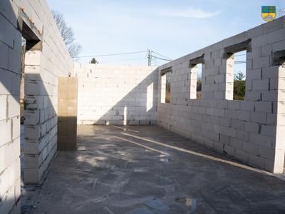 Zdjęcie wykonano podczas realizacji zadania - budowa remizo-świetlic w Sadkowie i Kowalkach.