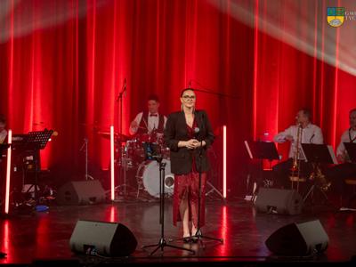 Koncert Stowarzyszenia „Inicjatywy Muzyczne” ze Szczecinka - zdjęcie wykonano podczas wystęu.