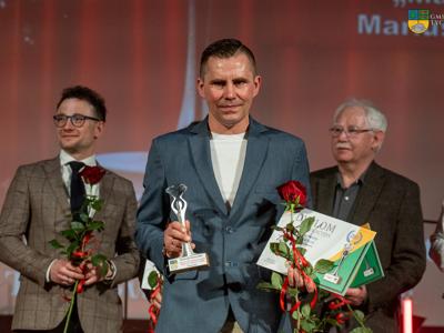 Na zdjęciu wyróżniony w kategorii Firma Roku - Mariusz Turek.