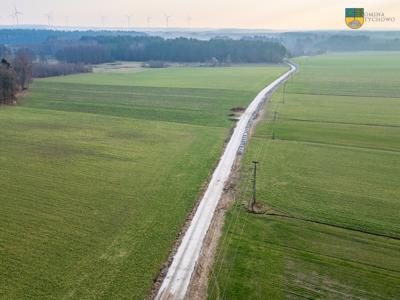 Częściowe wykonanie prac w ramach wykonania inwestycji przebudowy drogi w kolonii Dobrowo. 