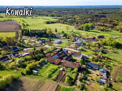 Na zdjęciu znajduje się miejscowość Kowalki. Ujęcie wykonane z drona.