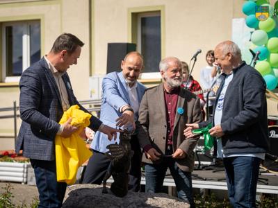Oficjalne odsłonięcie drugiego Tychowskiego Liska, który znajduje się przy Gminnym Ośrodku Kultury w Tychowie. 