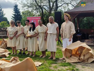 Na zdjęciu członkowie stowarzyszenia ECCE HOMO.