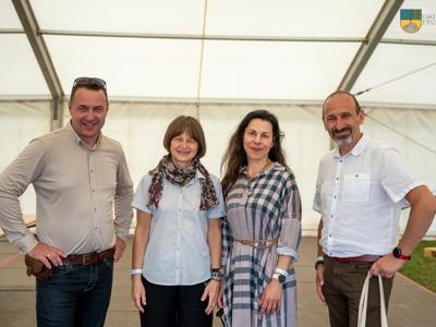 Na zdjęciu Burnistrz Tychowa Robert Falana, Zastępca Burmistrza Jacek Marcinkowski oraz tłumaczki Justyna Rose i Małgorzata Glowacz.