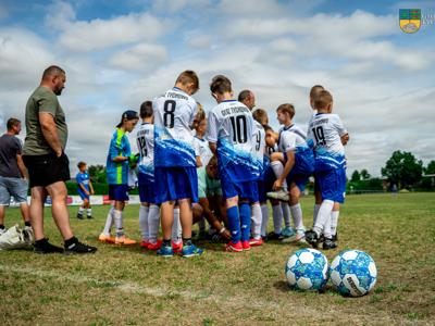 Na zdjęciu dzieci z klubu sportowego Głaz Tychowo podczas Festiwalu Letniego w Chemnitz.