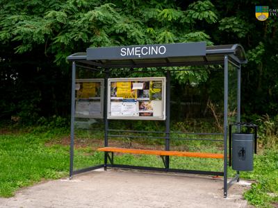 Nowa wiata przystankowa w miejscowości Smęcino.