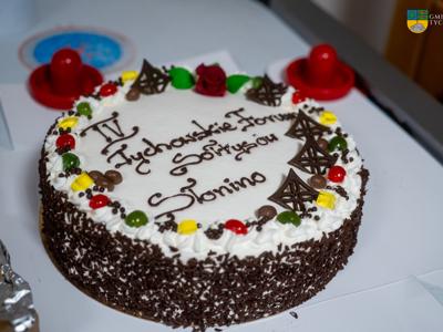 Na zdjęciu tort IV Tychowskie Forum Sołtysów