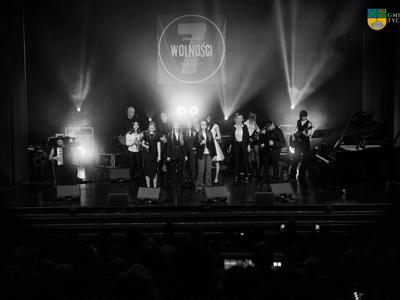 koncert „7 Piosenek o Wolności z ulicy Wolności 7” podczas występu  występ