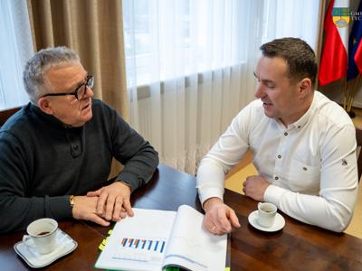 Na zdjęcciu Senator Rzeczypospolitej Polskiej Janusz Gromek oraz Burmistrz Tychowa Robert Falana