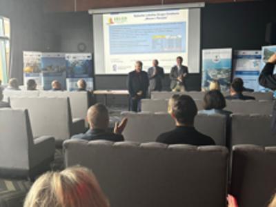 konferencja zorganizowana przez Zachodniopomorską Sieć Lokalnych Grup Działania dotycząca realizacji Lokalnych Strategii Rozwoju w województwie zachodniopomorskim w ramach Programu Fundusze Europejskie dla Rybactwa 2021-2027.