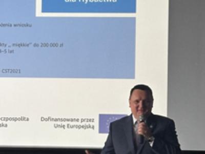 konferencja zorganizowana przez Zachodniopomorską Sieć Lokalnych Grup Działania dotycząca realizacji Lokalnych Strategii Rozwoju w województwie zachodniopomorskim w ramach Programu Fundusze Europejskie dla Rybactwa 2021-2027.