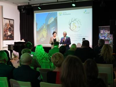 Zdjęcie wykonano podczas obchodów Jubileuszu 5-lecia Ogrodów Przelewice 