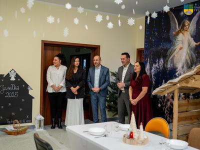 Na zdjęciu od lewej Agnieszka Herman,  Alicja Zając, Jacek Marcnikowki, Robert Falana oraz Genowefa Kuczmera 