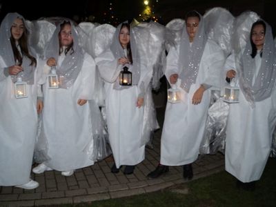 Dziewczynki przeprane za aniołki