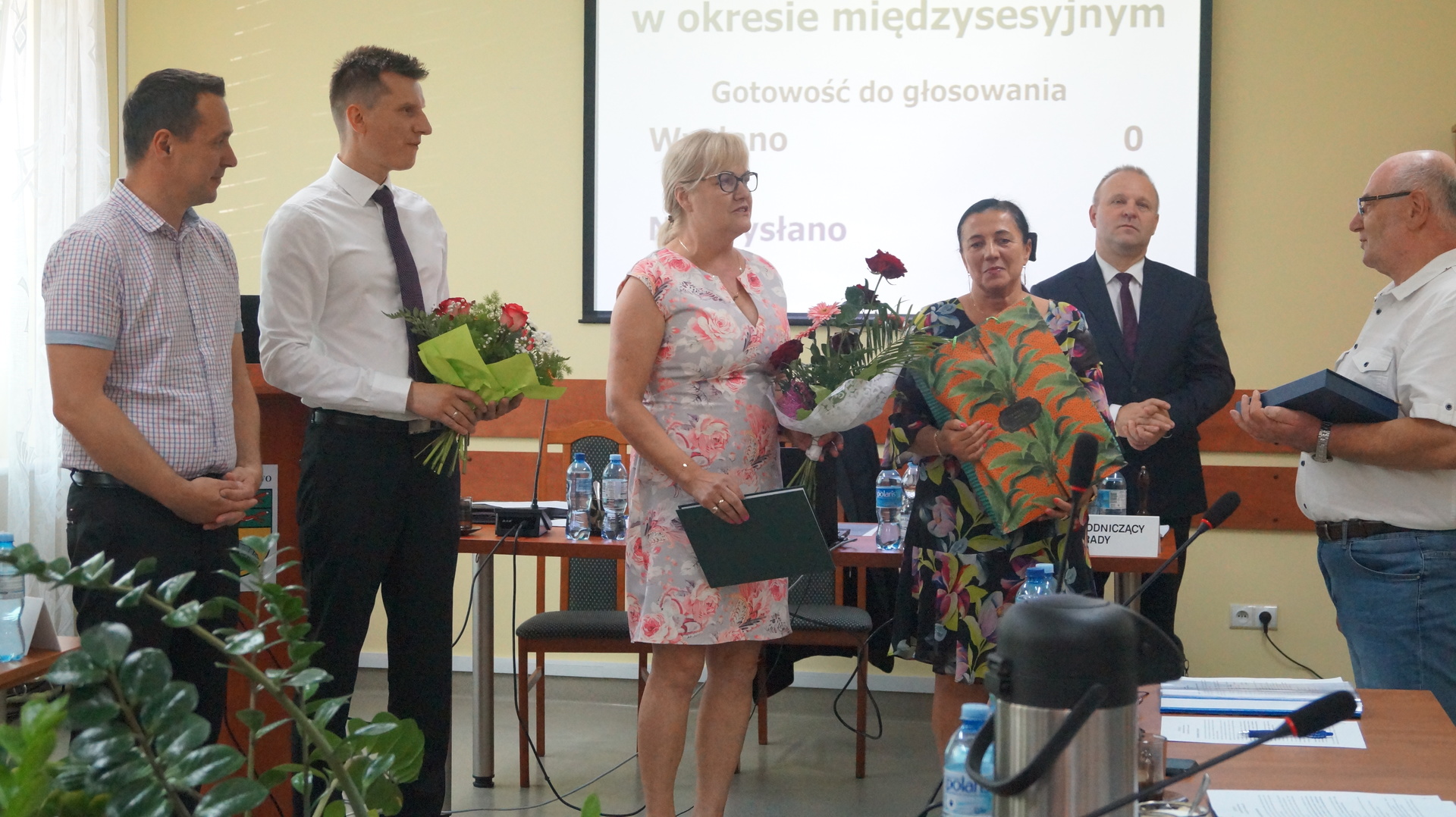 Na zdjęciu od lewej Burmistrz Tychowa, Przewodniczący Rady Miejskiej, Anna Rydzkowska, Genowefa Kuczmera, Dariusz Michalak oraz Lech Balewski.