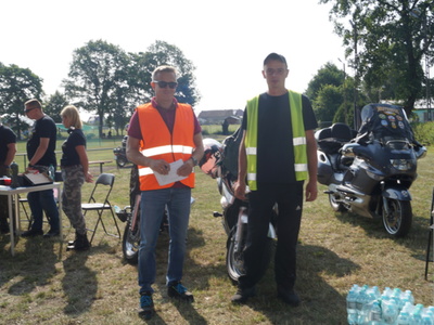 Na zdjęciu pracownicy GOSIGK podczas IV Motoatomowego Zlotu Motocyklowego.