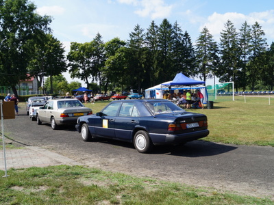 Wystawa pojazdów zabytkowych w Tychowie.
