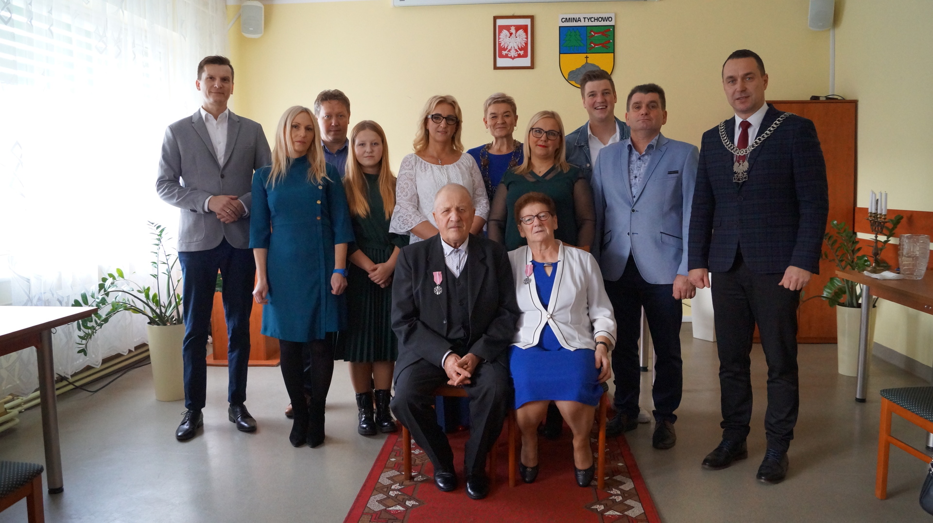 Wspólne zdjęcie podczas Wręczenia Medali Za Długoletnie Pożycie Małżeńskie. 