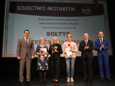 Na zdjęciu Burmistrz Tychowa, Sołtys Motarzyna wraz z Radą Sołecką, Wiceprzewodniczący RM w Tychowie oraz Zastępca Burmistrza.