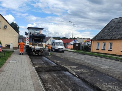 Maszyna remontująca drogę
